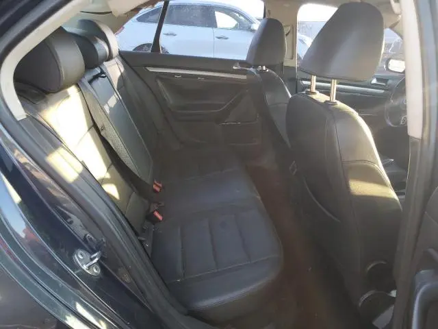 2010 VOLKSWAGEN JETTA LIMITED  