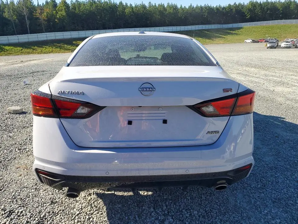 2024 NISSAN ALTIMA SR  