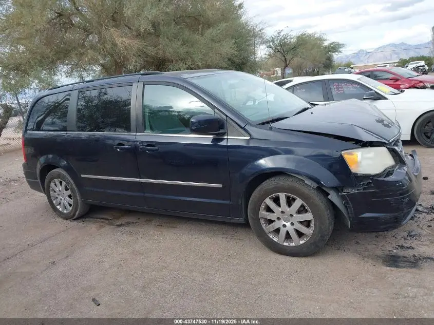 2010 CHRYSLER TOWN & COUNTRY TOURING