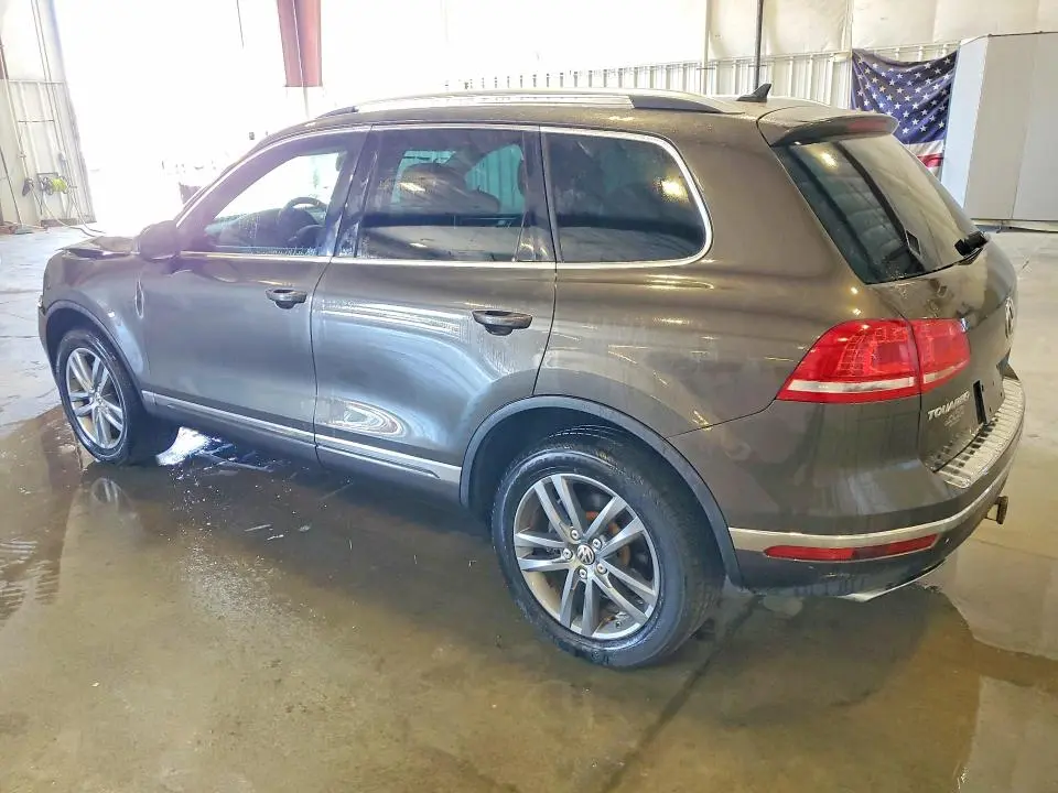 2015 VOLKSWAGEN TOUAREG V6  