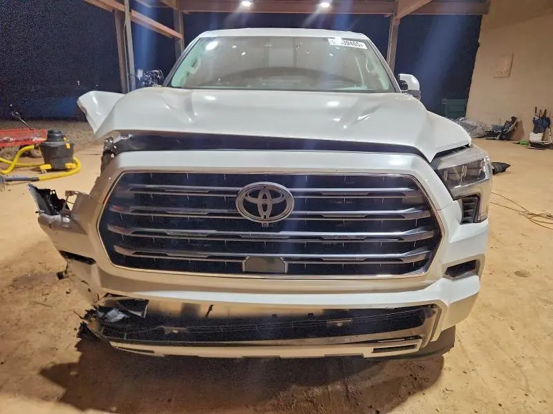 2024 TOYOTA SEQUOIA SR5  