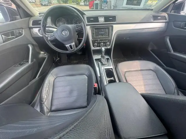 2012 VOLKSWAGEN PASSAT SE  