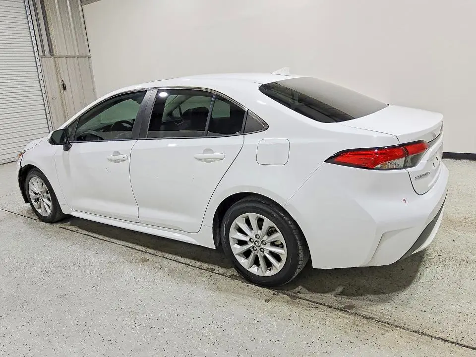 2022 TOYOTA COROLLA XLE  