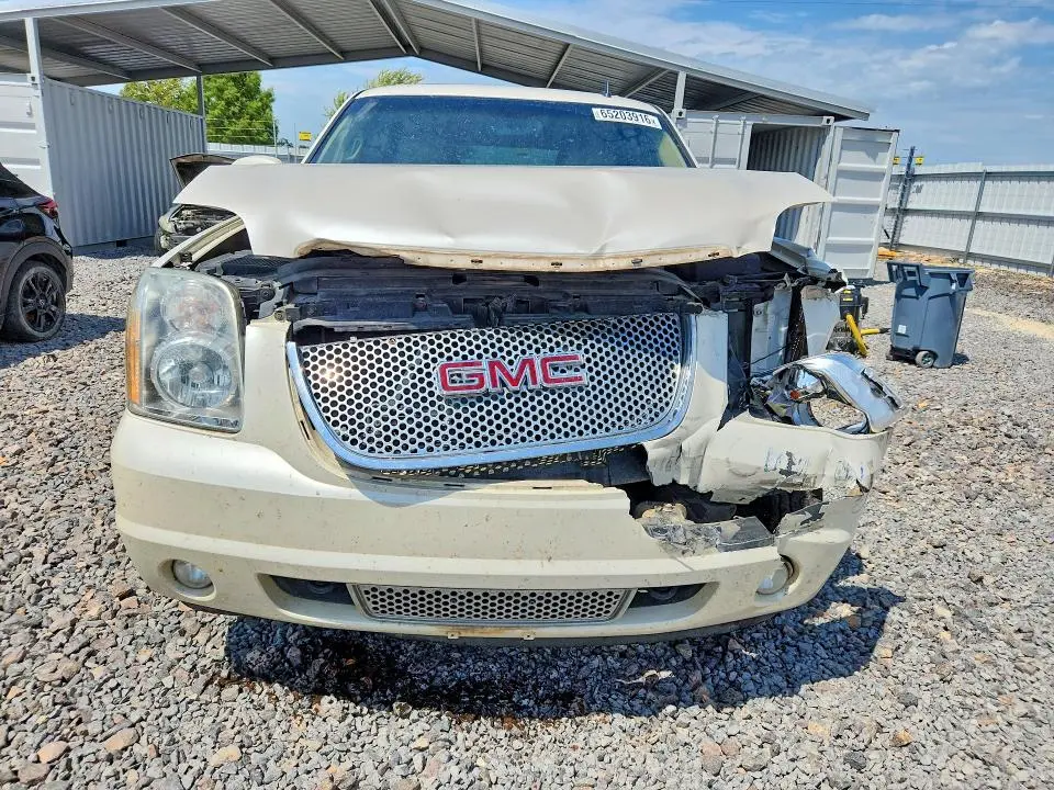 2011 GMC YUKON DENALI  