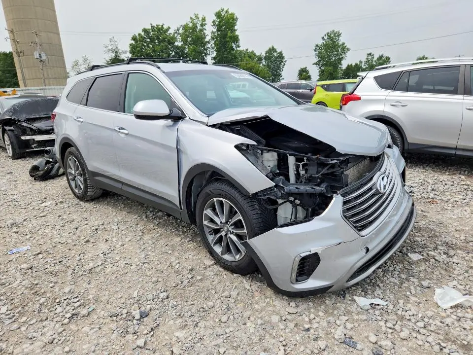 2017 HYUNDAI SANTA FE SE  