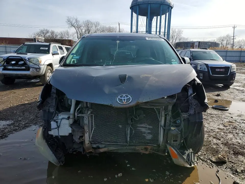 2011 TOYOTA SIENNA XLE 8-PASSENGER  