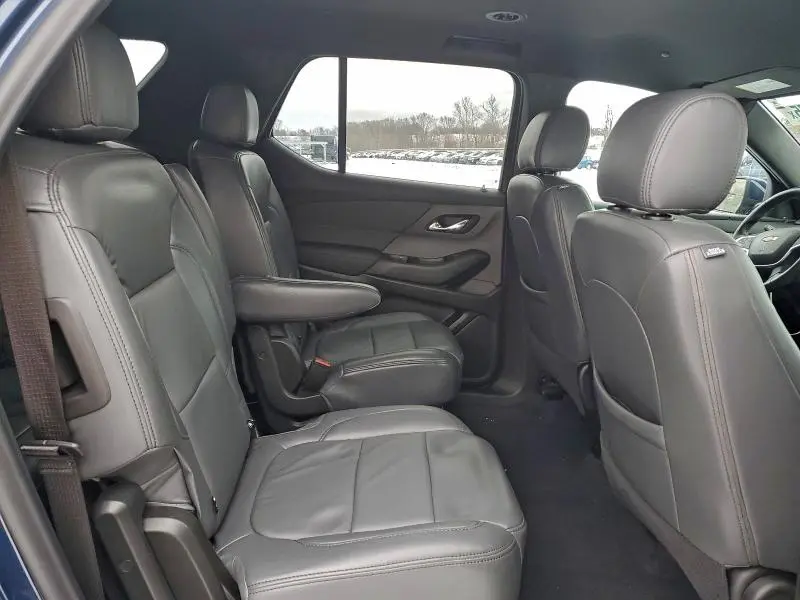 2022 CHEVROLET TRAVERSE LT  