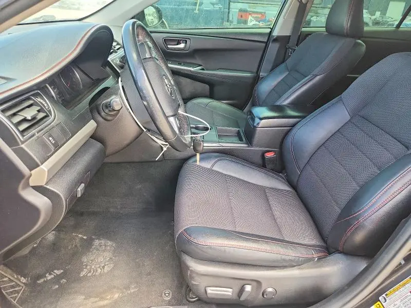 2017 TOYOTA CAMRY SE  