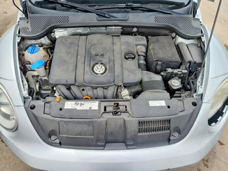 2013 VOLKSWAGEN BEETLE   