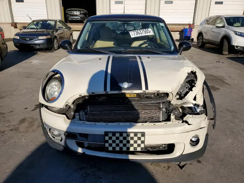 2010 MINI COOPER   