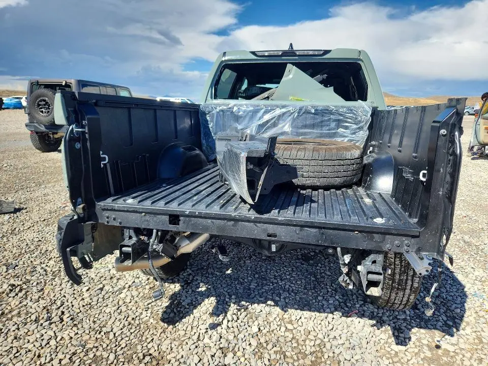 2025 TOYOTA TUNDRA SR5  