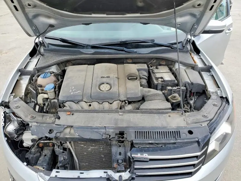 2013 VOLKSWAGEN PASSAT S  