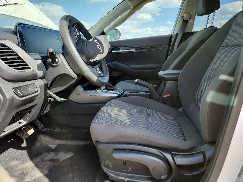 2024 KIA SELTOS LX  