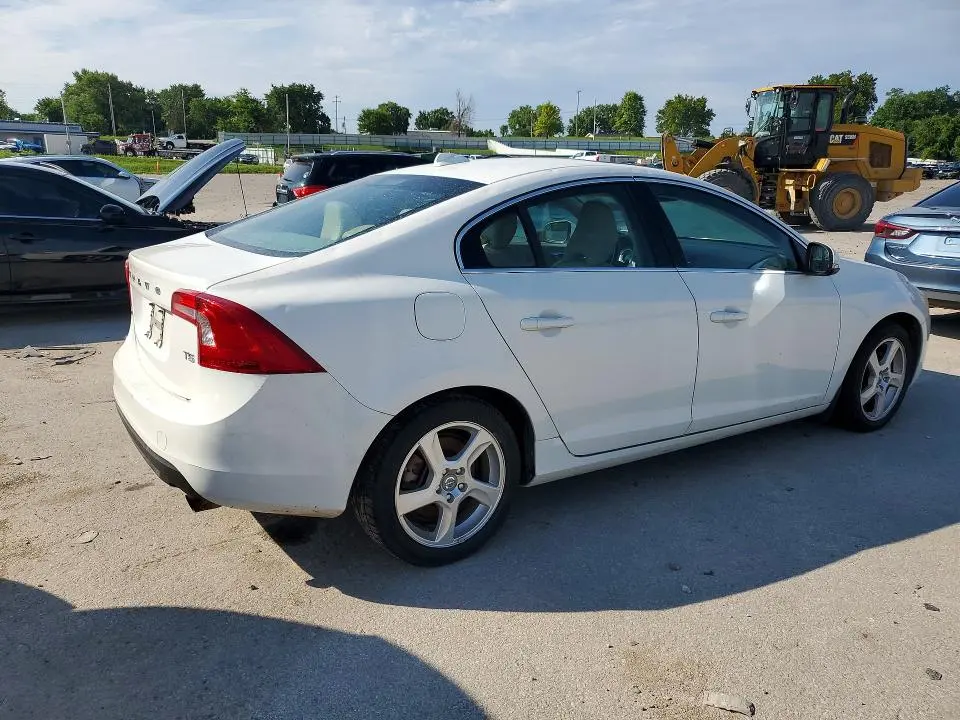 2012 VOLVO S60 T5  