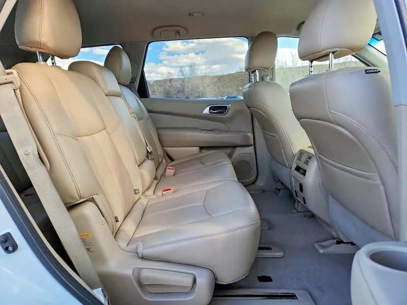 2015 NISSAN PATHFINDER SL  