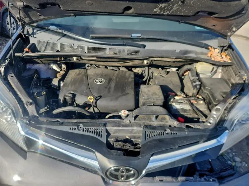 2018 TOYOTA SIENNA XLE  