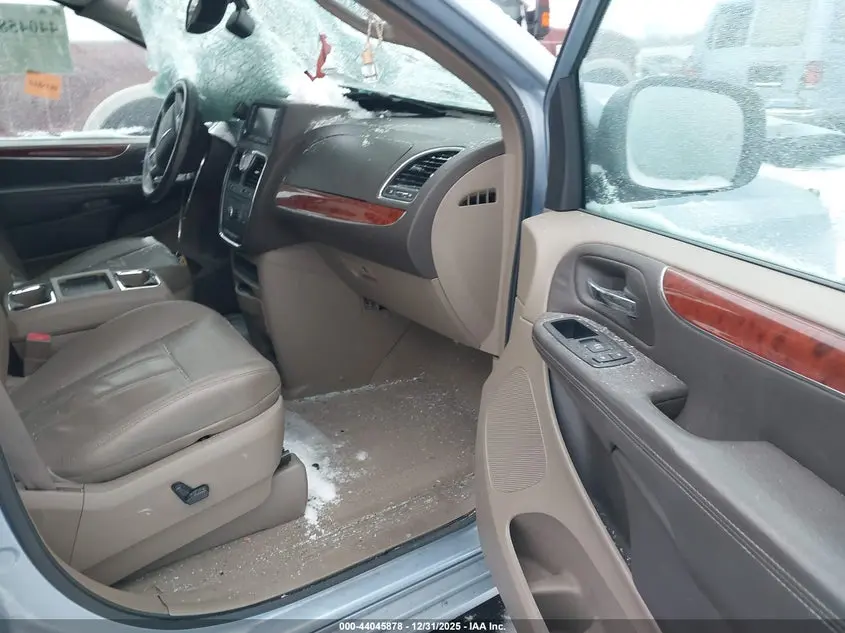 2013 CHRYSLER TOWN & COUNTRY TOURING-L