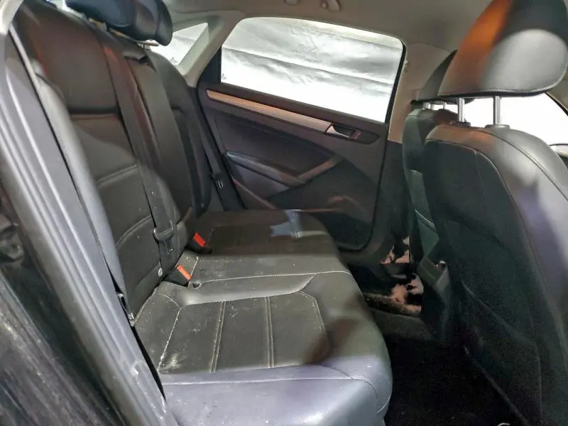 2015 VOLKSWAGEN PASSAT S  