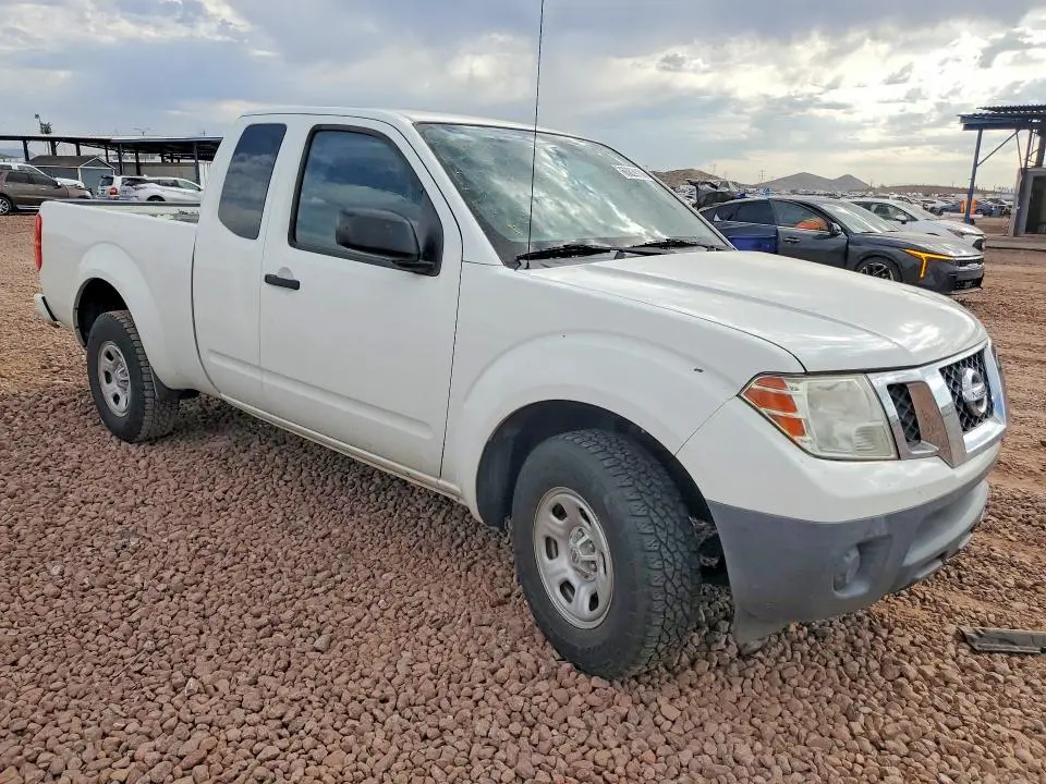2017 NISSAN FRONTIER S  