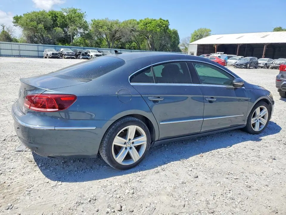 2013 VOLKSWAGEN PASSAT   