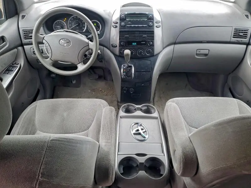 2010 TOYOTA SIENNA CE  