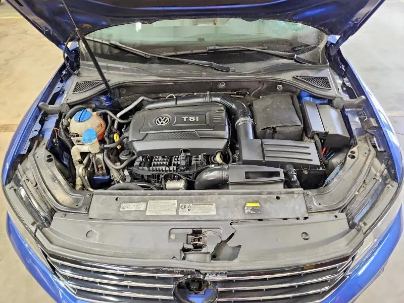 2016 VOLKSWAGEN PASSAT SE  
