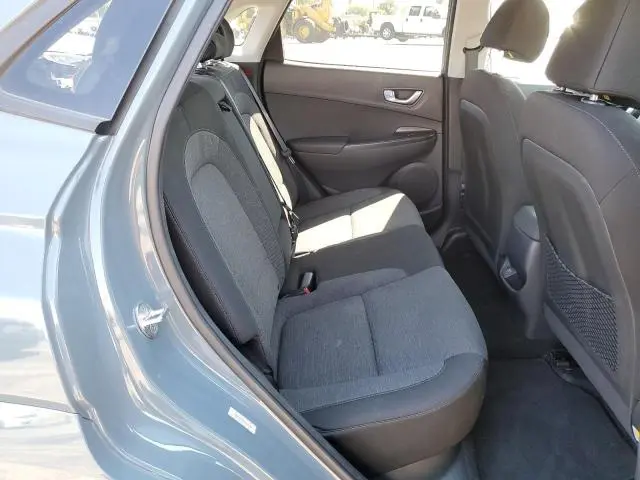 2023 HYUNDAI KONA SE  