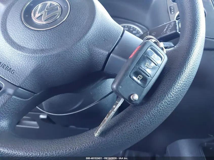 2012 VOLKSWAGEN TIGUAN S