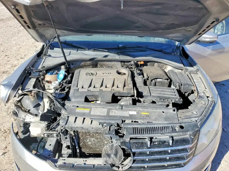 2014 VOLKSWAGEN PASSAT SE  