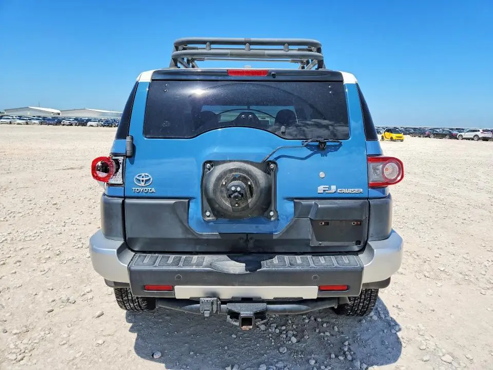 2012 TOYOTA FJ CRUISER BASE  