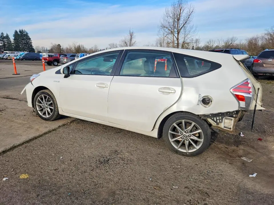 2016 TOYOTA PRIUS V FIVE  
