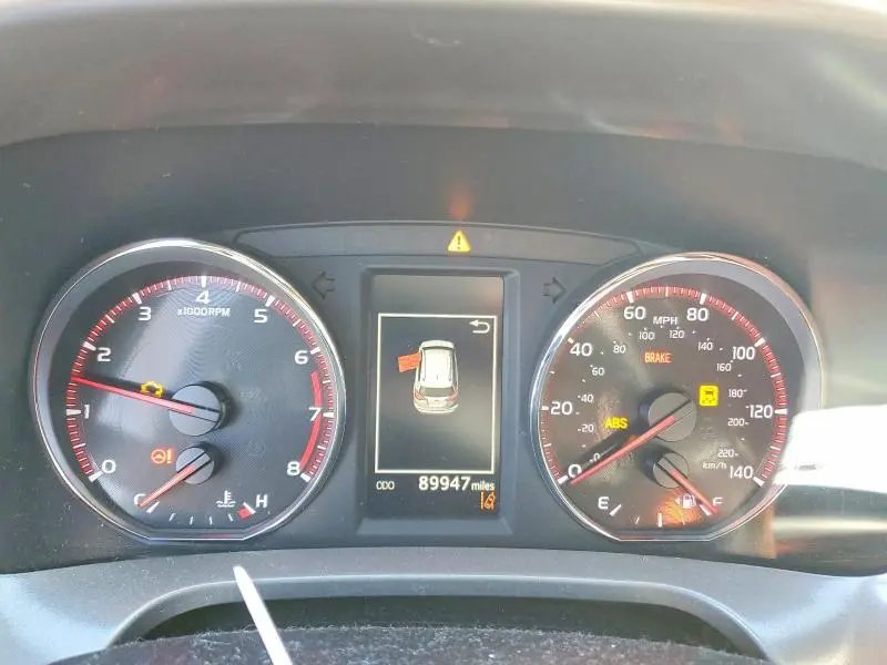 2018 TOYOTA RAV4 SE  