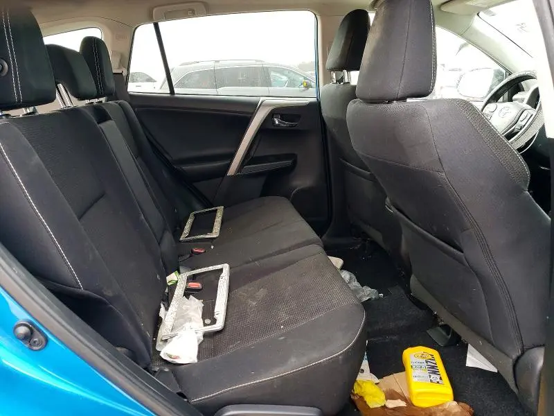 2017 TOYOTA RAV4 XLE  