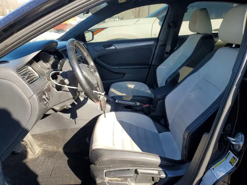 2016 VOLKSWAGEN JETTA SPORT  