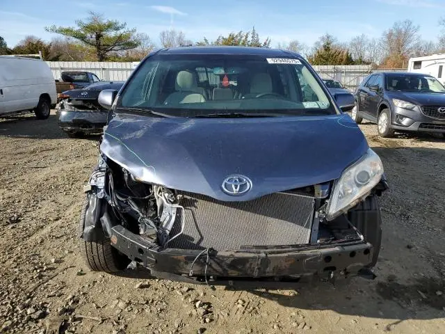 2015 TOYOTA SIENNA LE  
