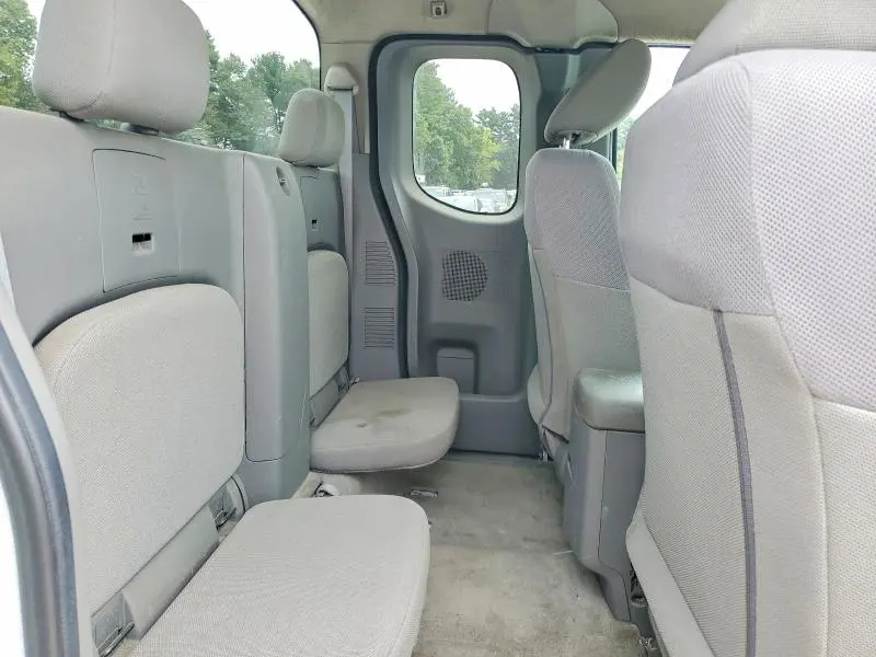 2017 NISSAN FRONTIER S  