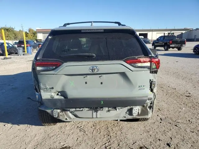 2022 TOYOTA RAV4 XLE  