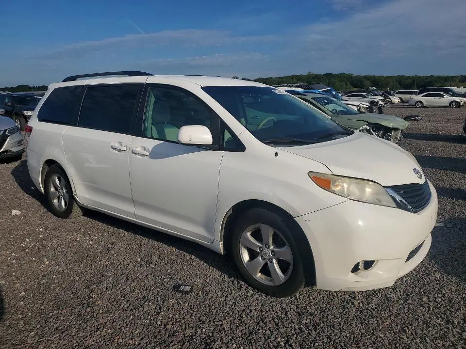 2011 TOYOTA SIENNA LE  