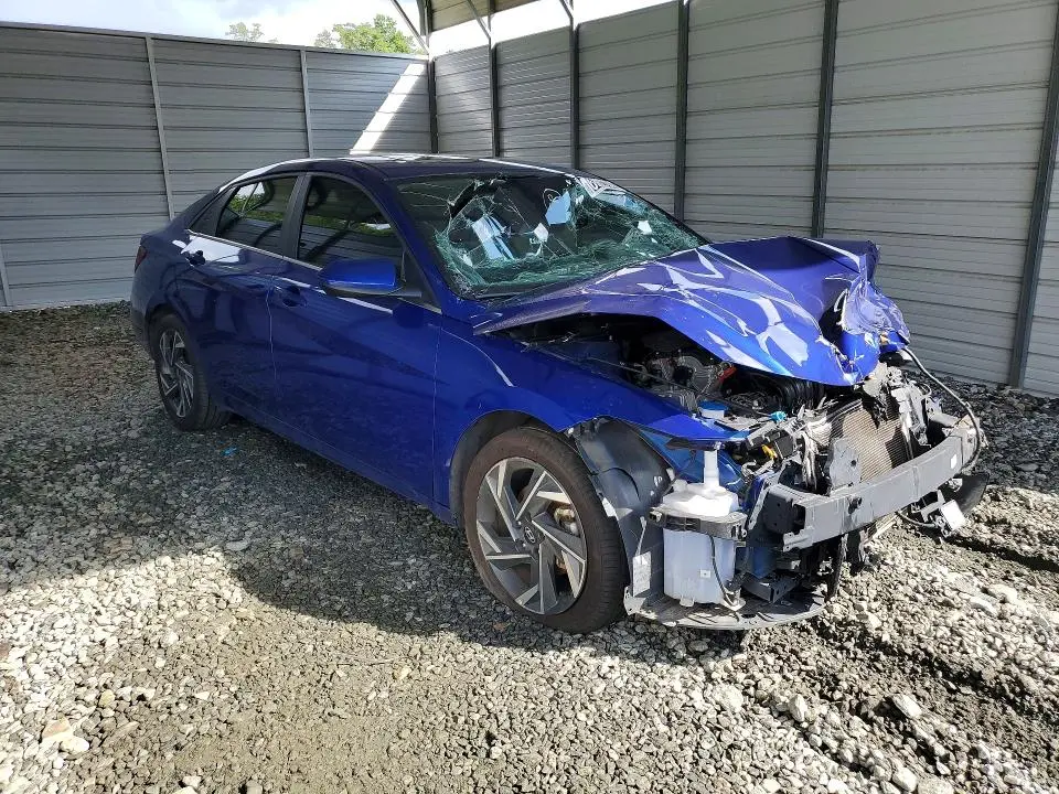 2024 HYUNDAI ELANTRA SEL  