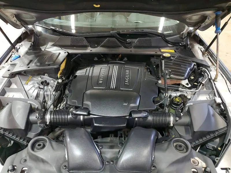 2011 JAGUAR XJL   