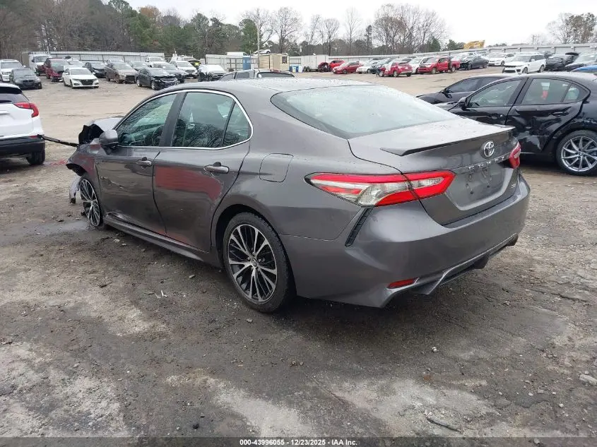 2018 TOYOTA CAMRY SE