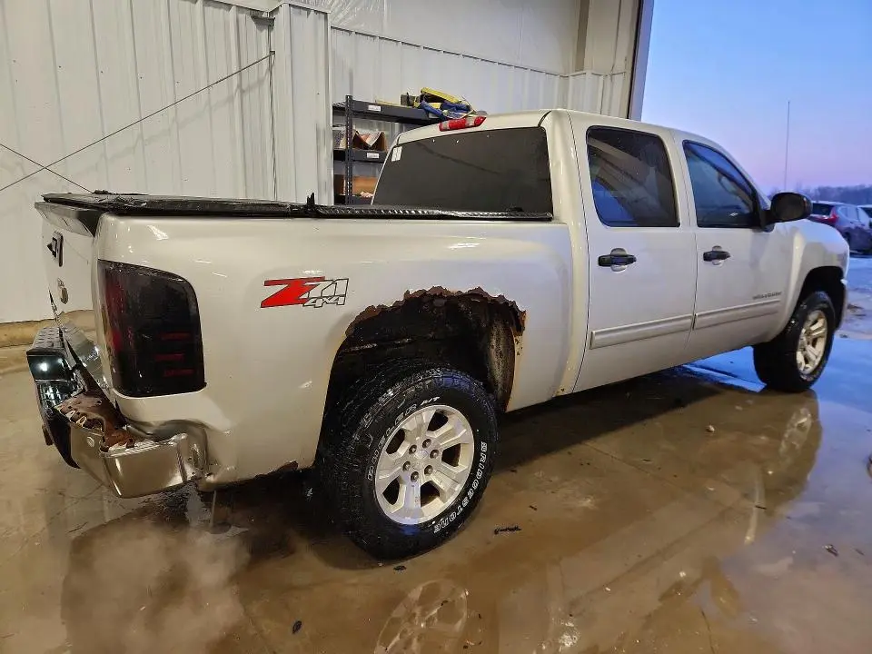 2011 CHEVROLET SILVERADO K1500 LT  