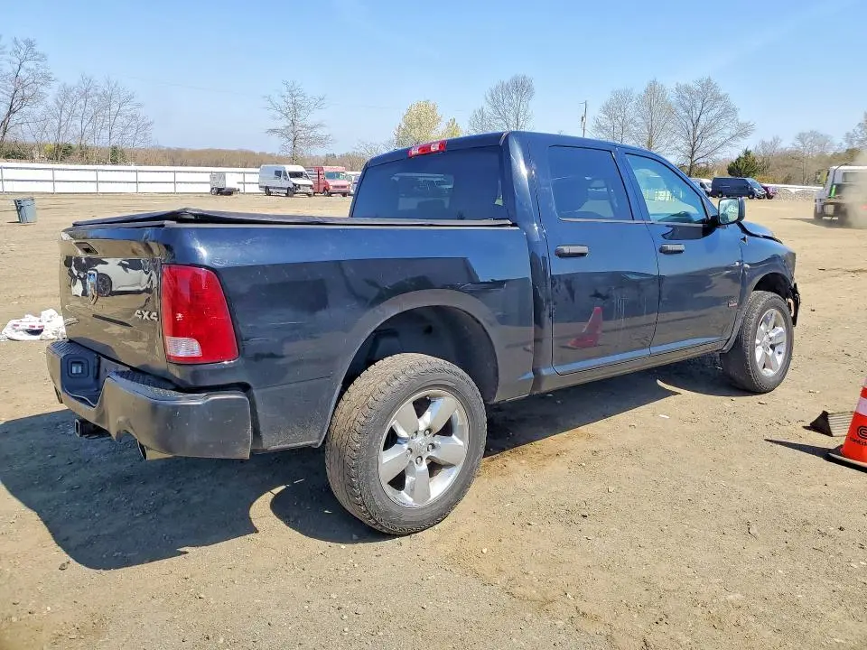 2014 RAM 1500 ST  