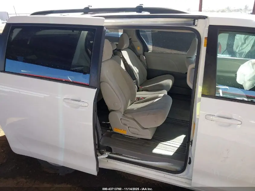 2013 TOYOTA SIENNA LE V6 8 PASSENGER