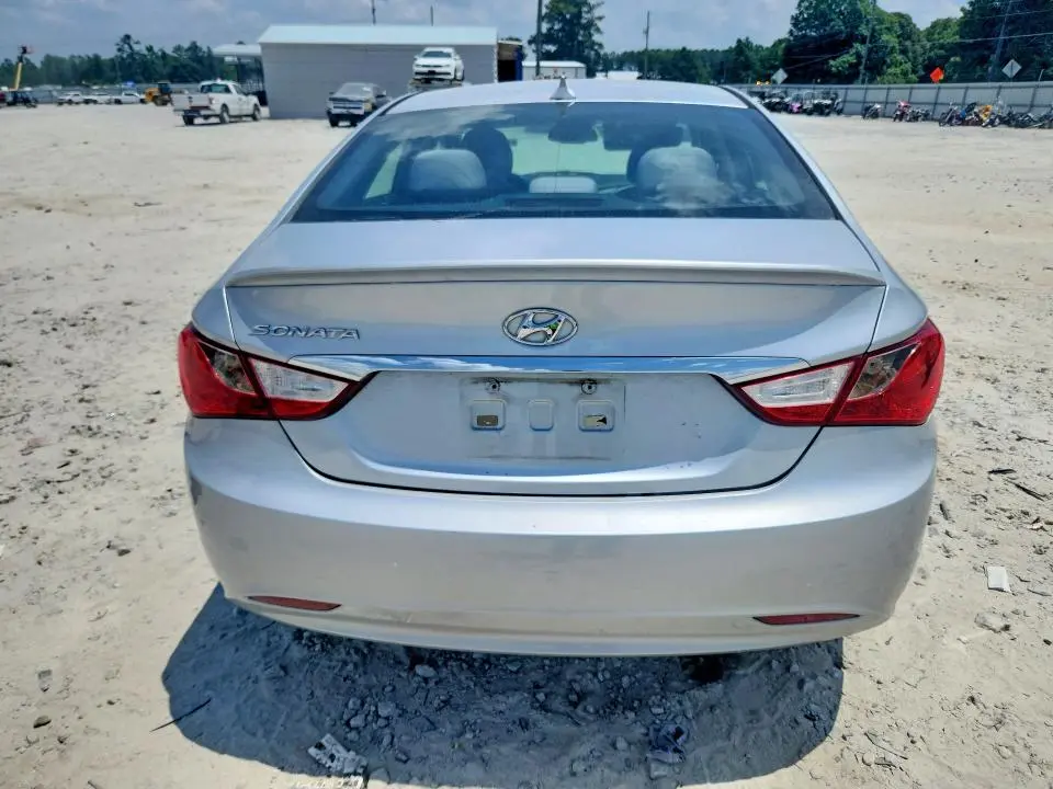 2013 HYUNDAI SONATA GLS  