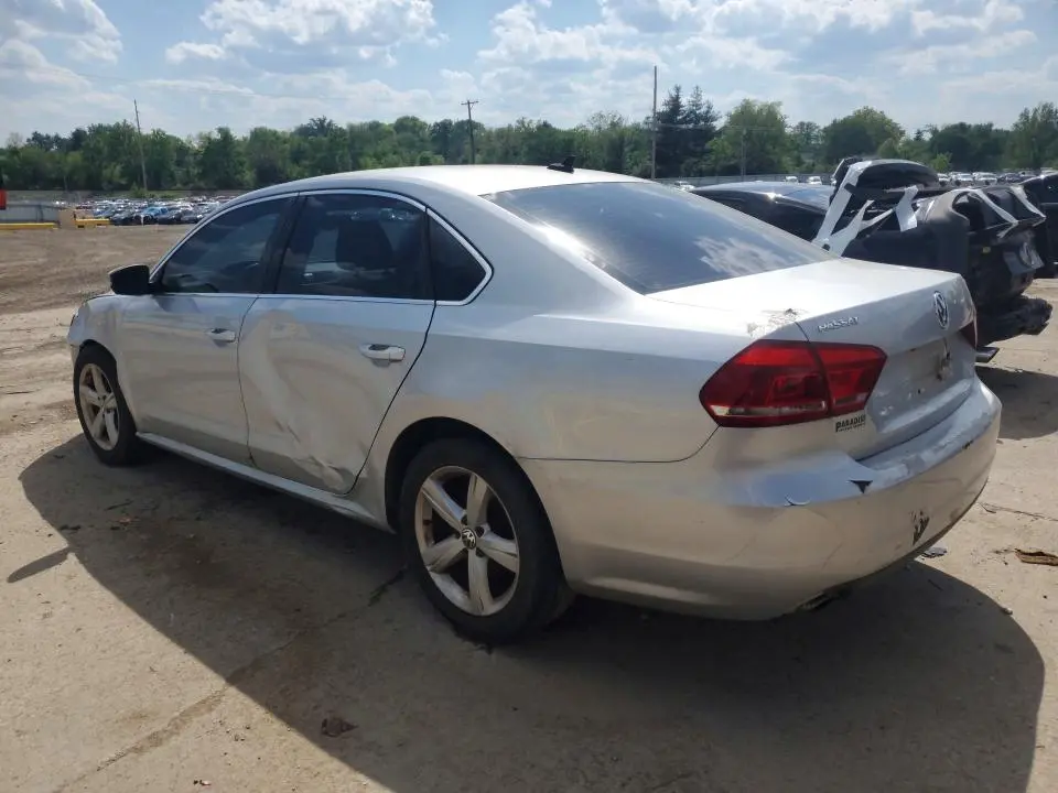 2013 VOLKSWAGEN PASSAT SE  