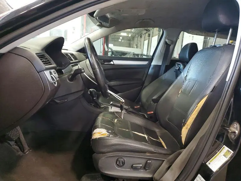 2012 VOLKSWAGEN PASSAT SE  