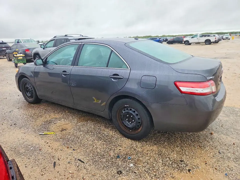 2011 TOYOTA CAMRY LE  
