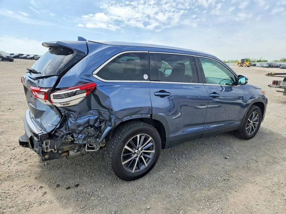 2019 TOYOTA HIGHLANDER XLE  