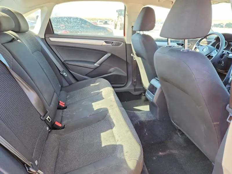 2016 VOLKSWAGEN PASSAT S  